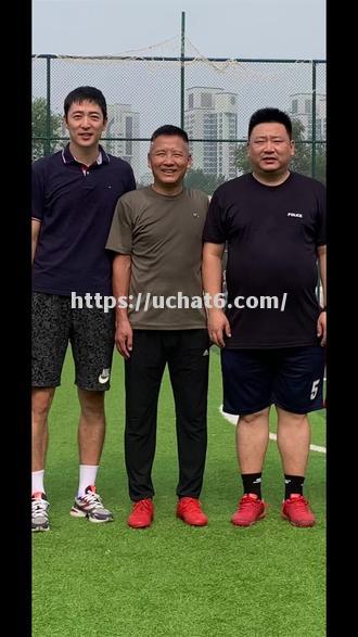 莱比锡红牛球员集体做客肯德基，放松心情迎接比赛